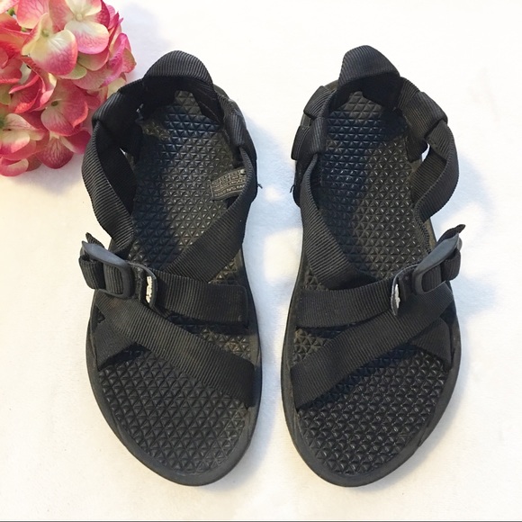teva cross strap sandal